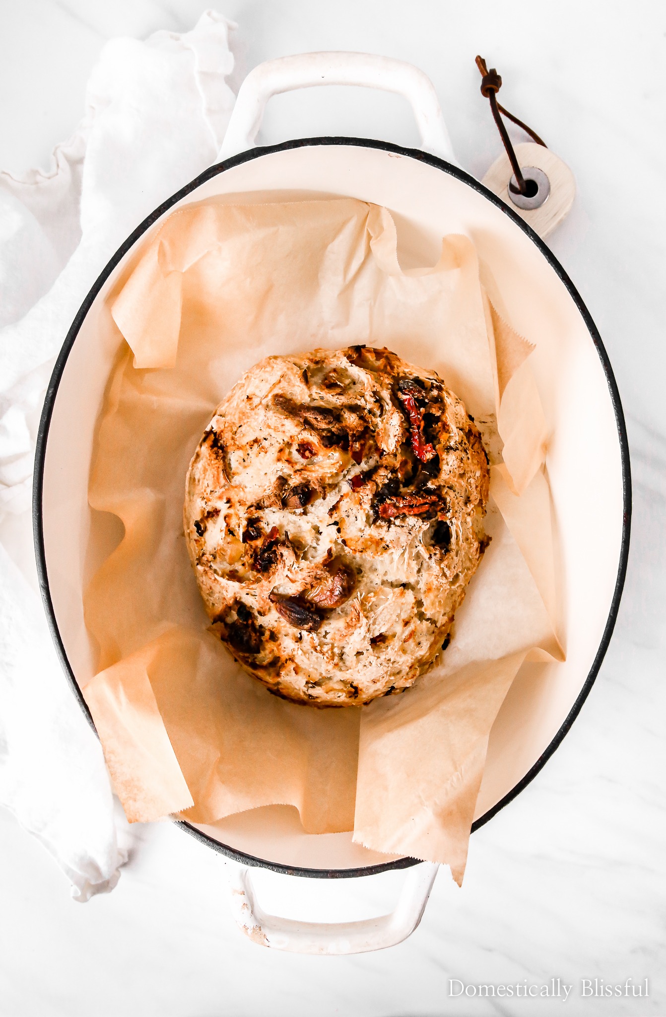 Tomato-Garlic-No-Knead-Bread.jpg